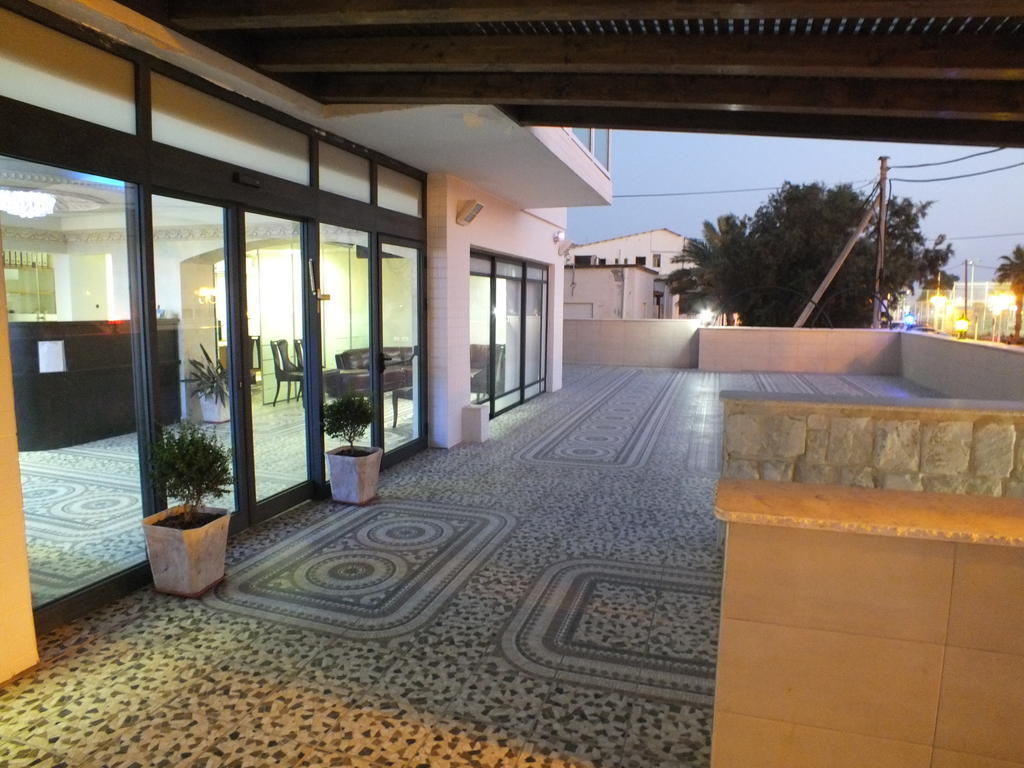 Sea Hotel And Restaurant Nahariya Exteriör bild