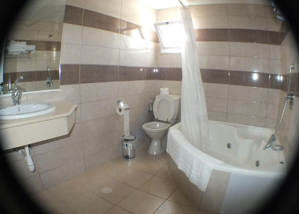 Sea Hotel And Restaurant Nahariya Rum bild